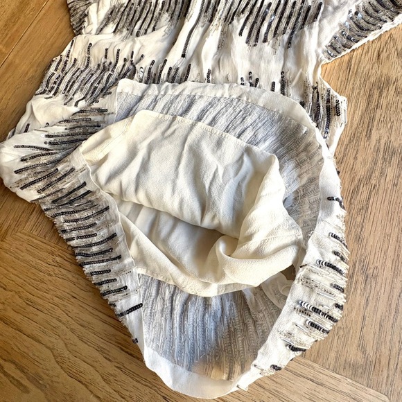 $695 ALICE + OLIVIA x Bergdorf Goodman Ivory Sequin Embellished Silk Top MED EUC - Picture 9 of 11